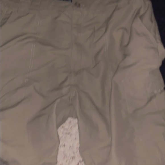 WRANGLER KHAKI SHORTS XL - Picture 1 of 2